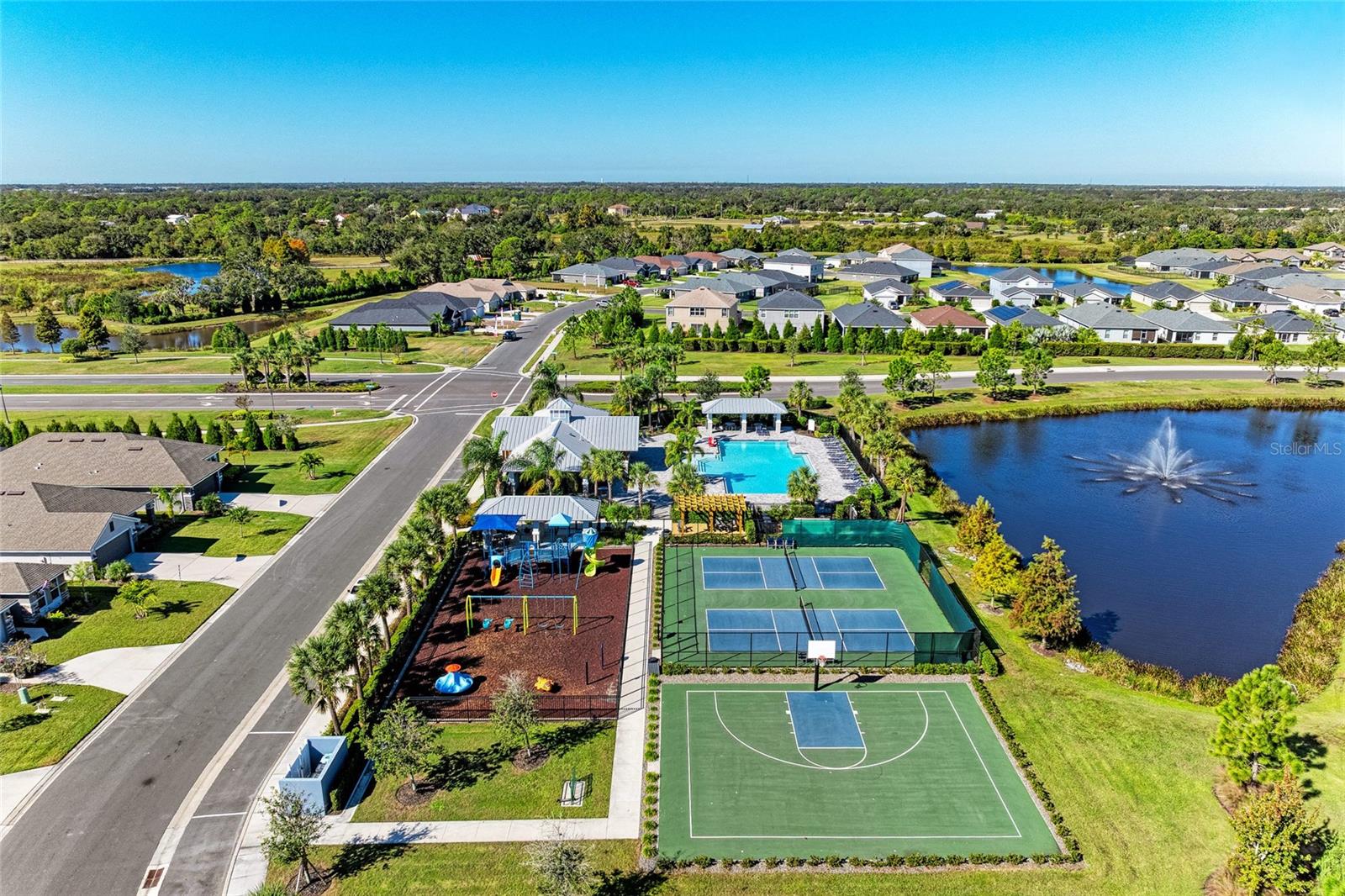 Image 56 of 62 For 6716 162nd Place E