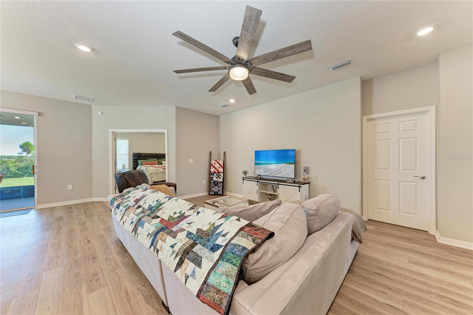 Image 9 of 62 For 6716 162nd Place E