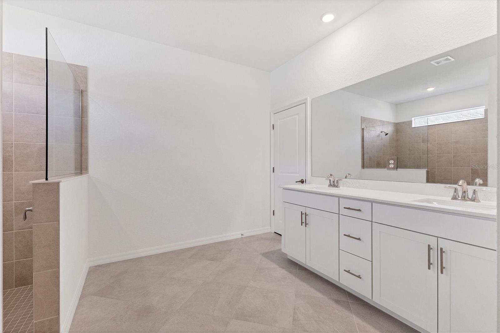 Image 16 of 76 For 19095 Cabernet Court