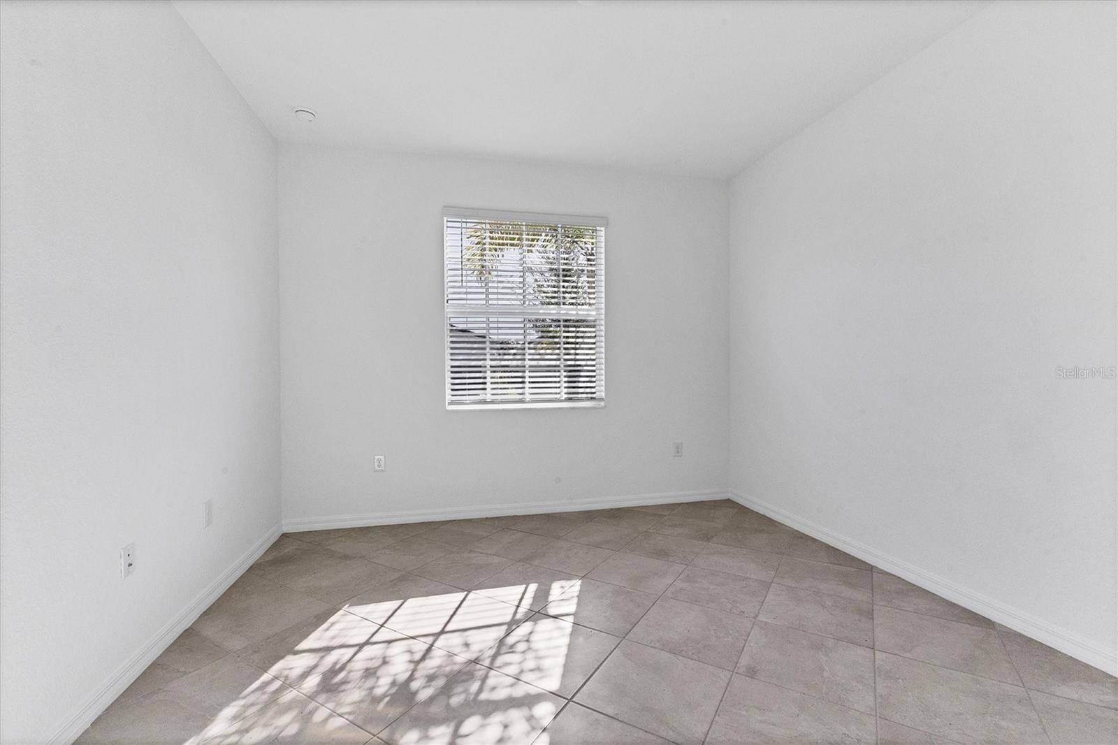 Image 18 of 76 For 19095 Cabernet Court