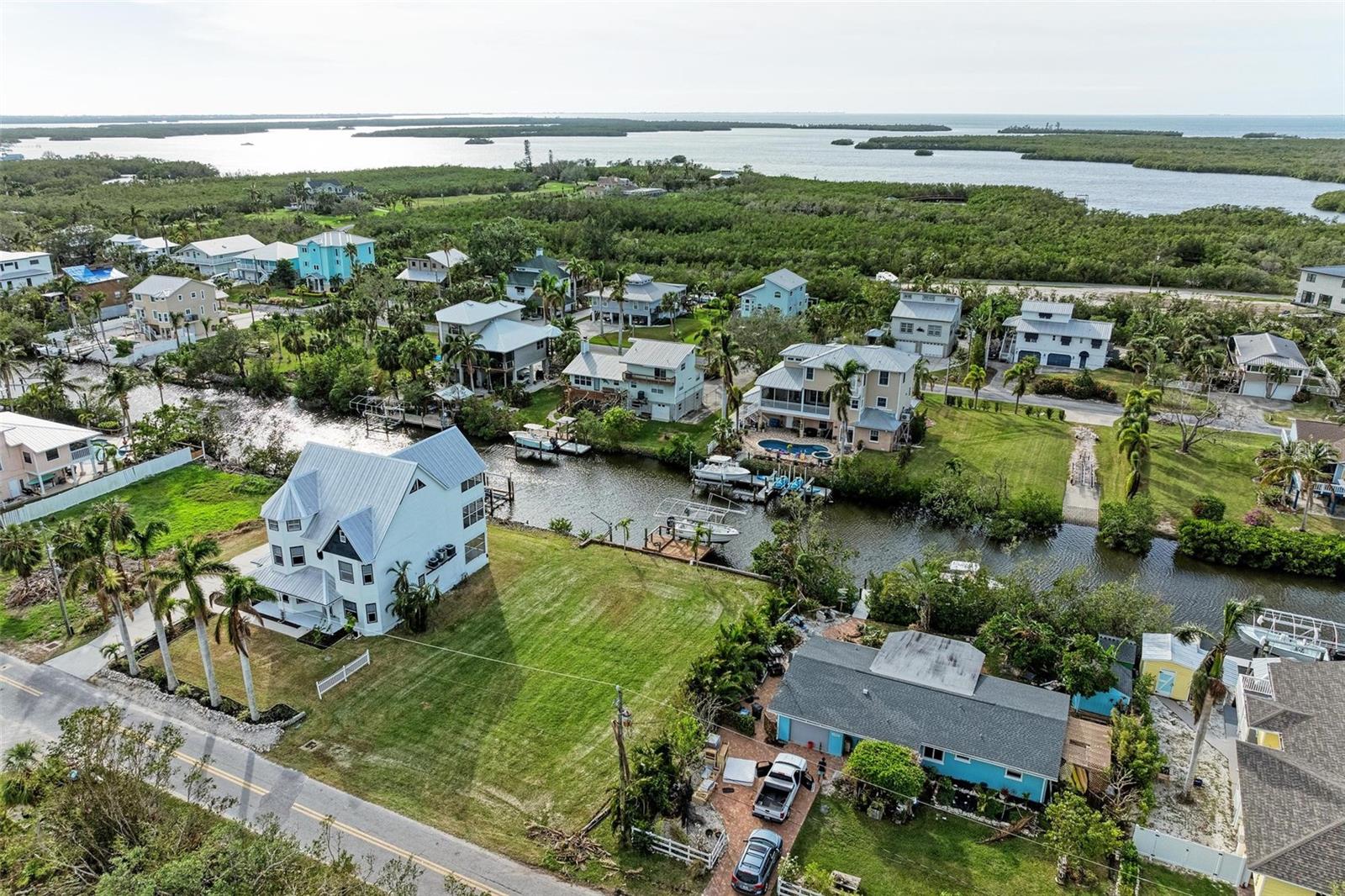 Image 11 of 12 For 1827 Bayshore Drive