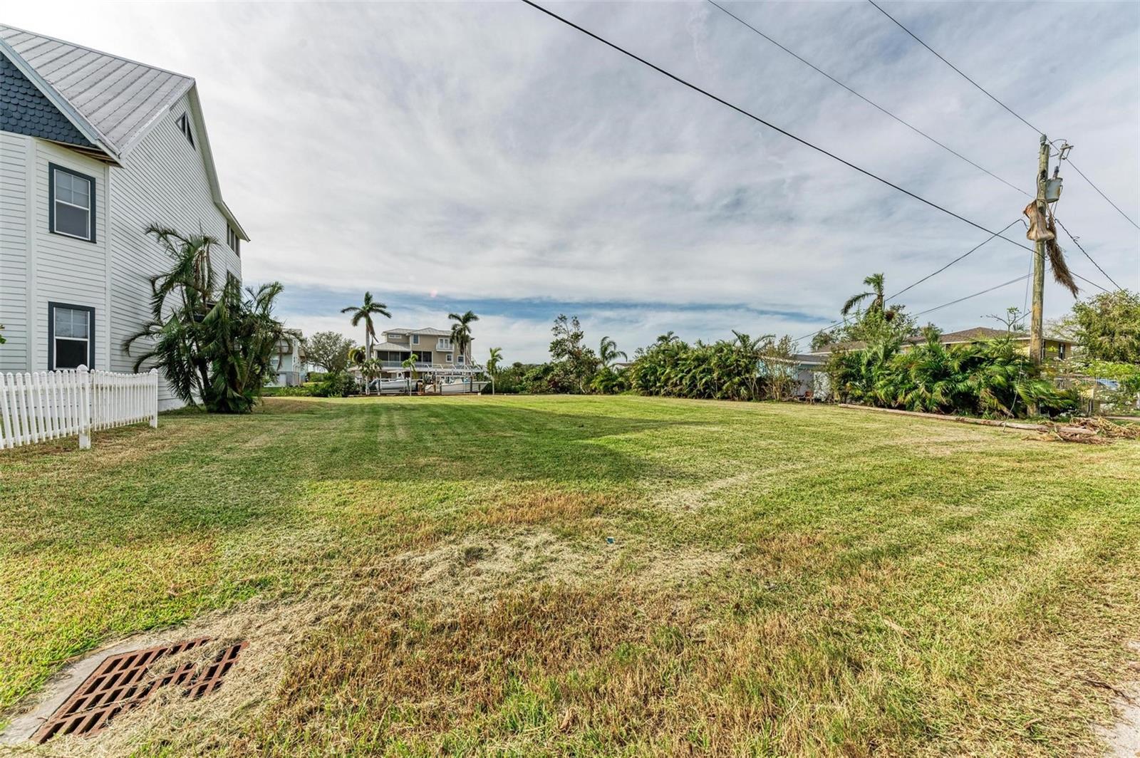 Image 5 of 12 For 1827 Bayshore Drive