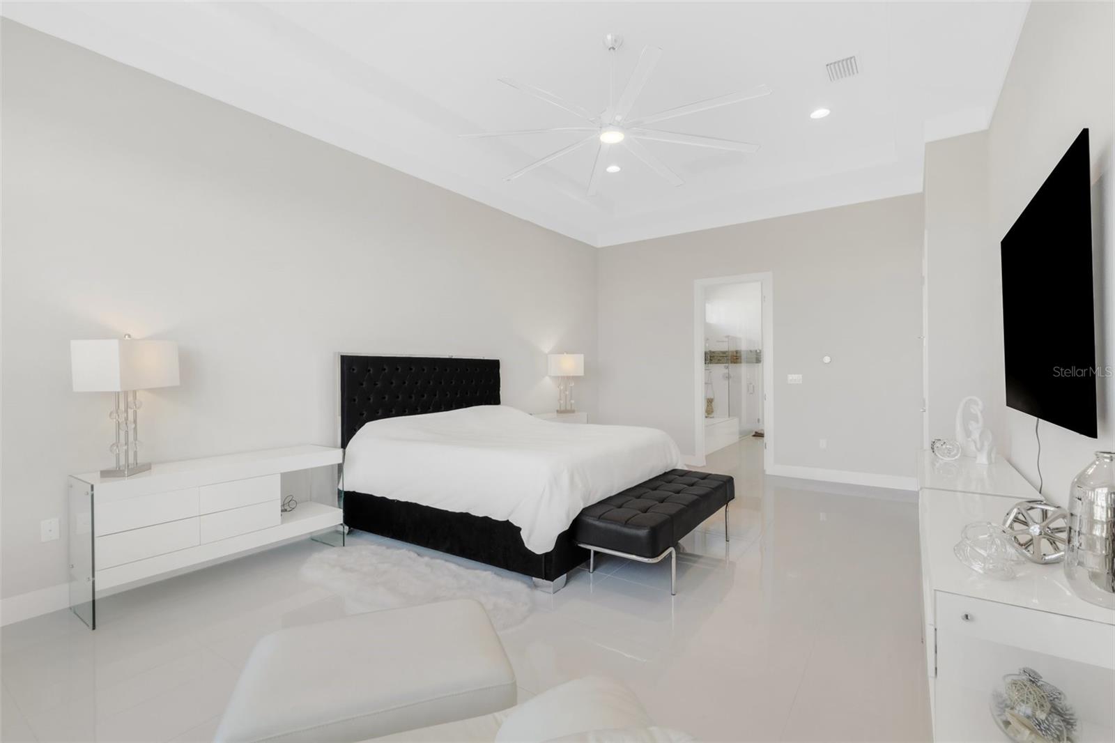 Image 28 of 88 For 8921 Artisan Way