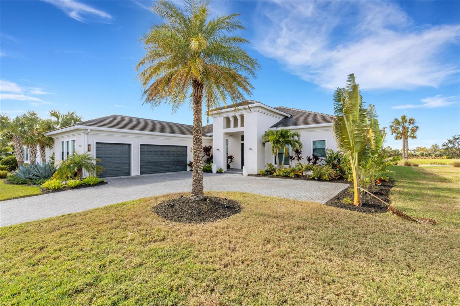 Image 3 of 88 For 8921 Artisan Way