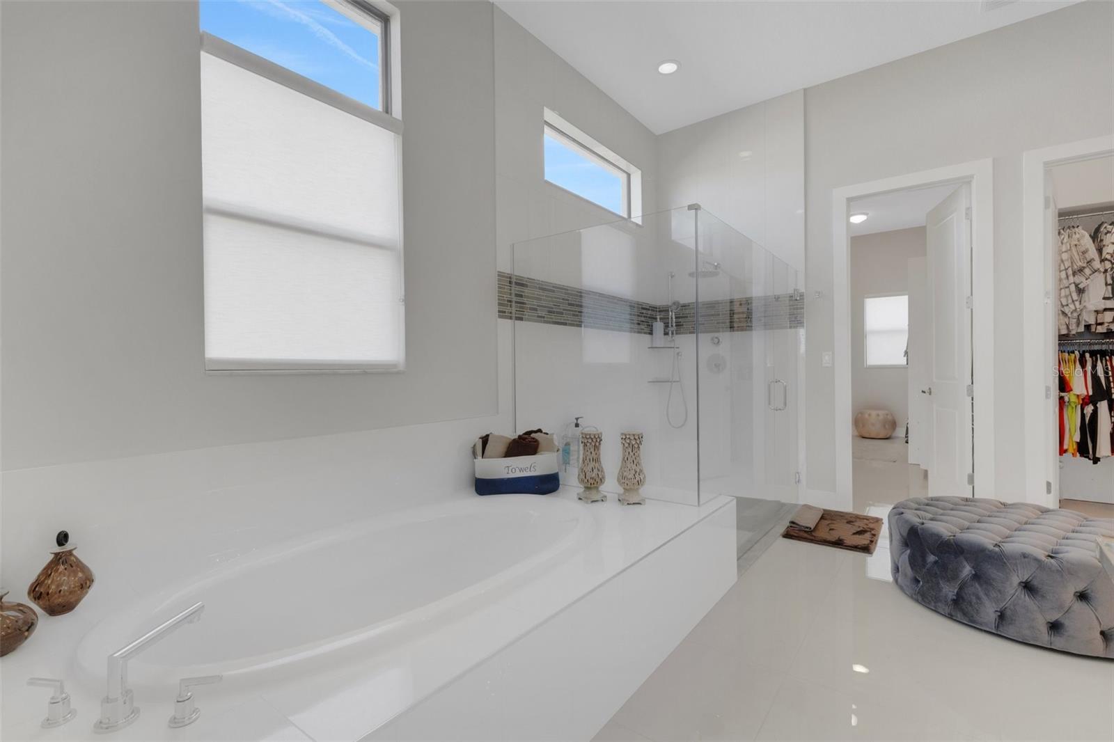 Image 31 of 88 For 8921 Artisan Way