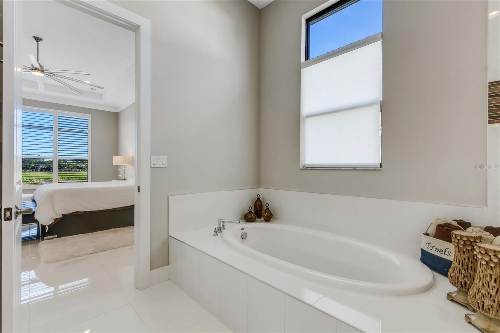 Image 40 of 88 For 8921 Artisan Way