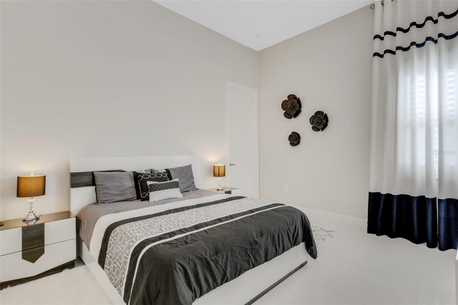 Image 44 of 88 For 8921 Artisan Way