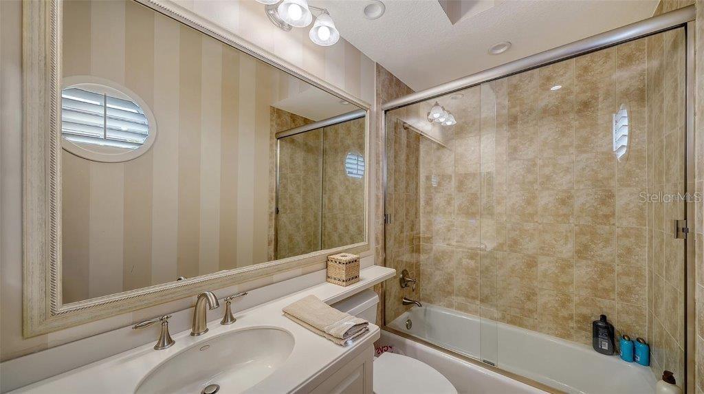 Image 28 of 52 For 5208 Parisienne Place 202b33