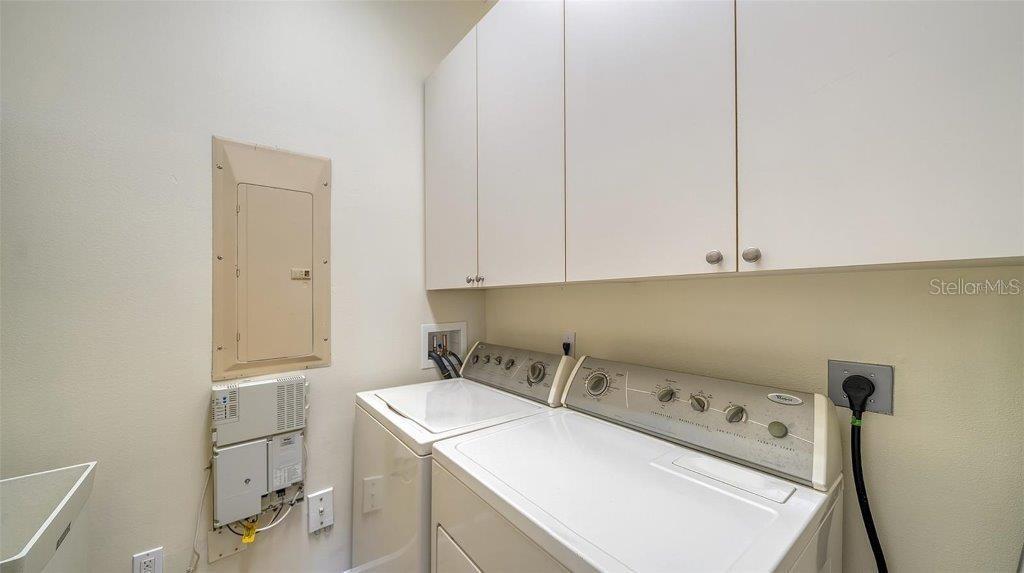 Image 32 of 52 For 5208 Parisienne Place 202b33