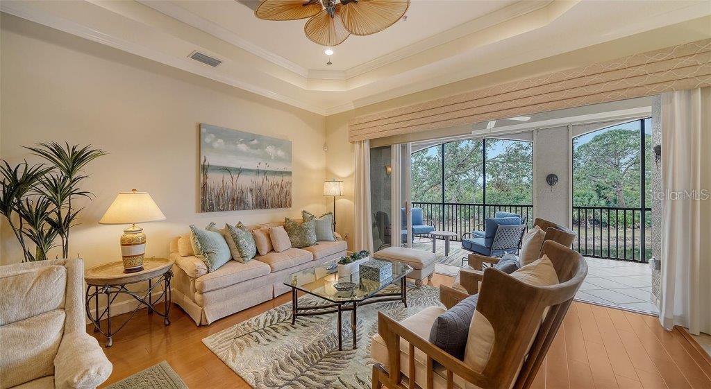 Image 5 of 52 For 5208 Parisienne Place 202b33