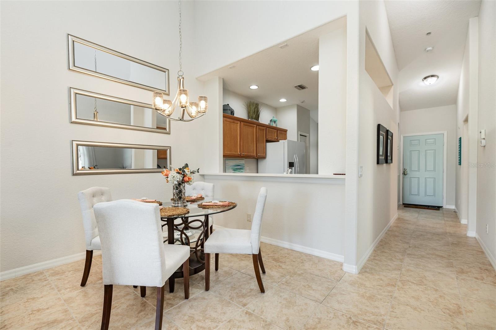 Image 10 of 66 For 1011 Fairwaycove Lane 201