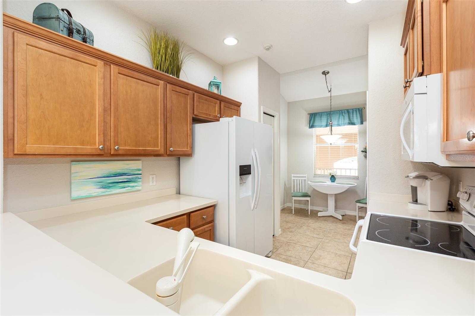 Image 13 of 66 For 1011 Fairwaycove Lane 201