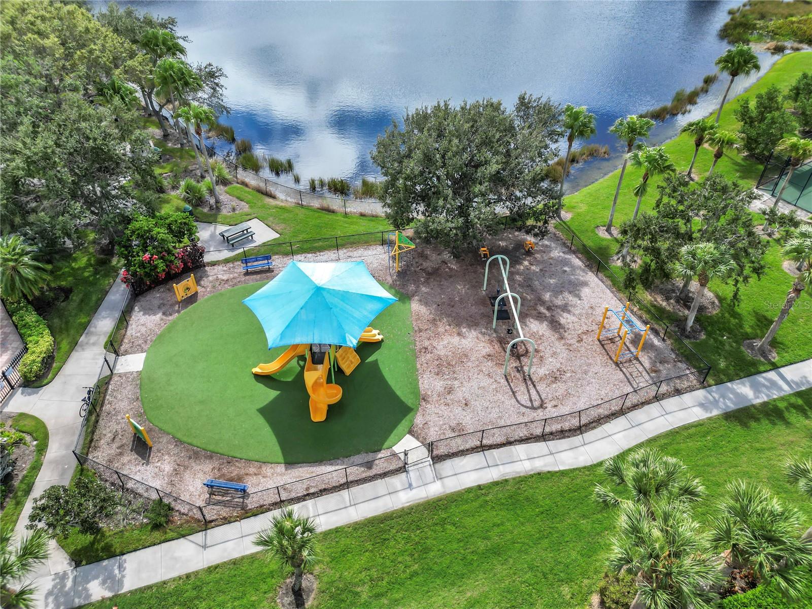 Image 36 of 66 For 1011 Fairwaycove Lane 201