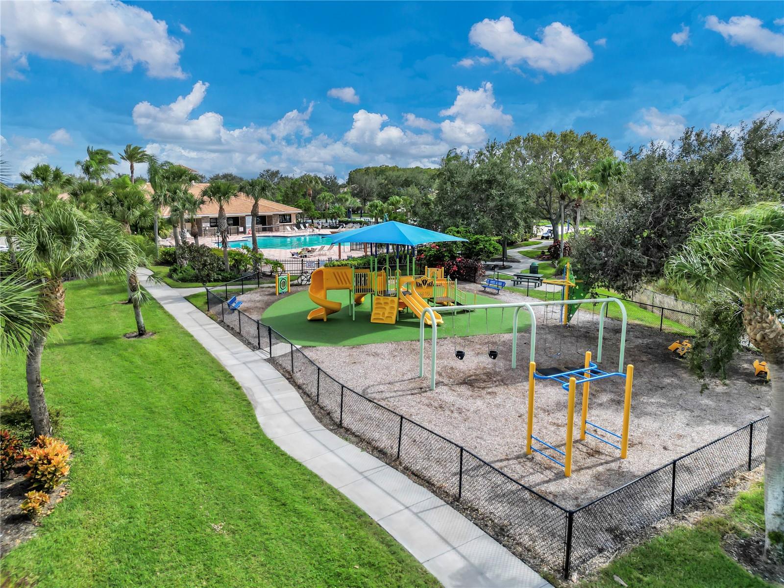 Image 37 of 66 For 1011 Fairwaycove Lane 201