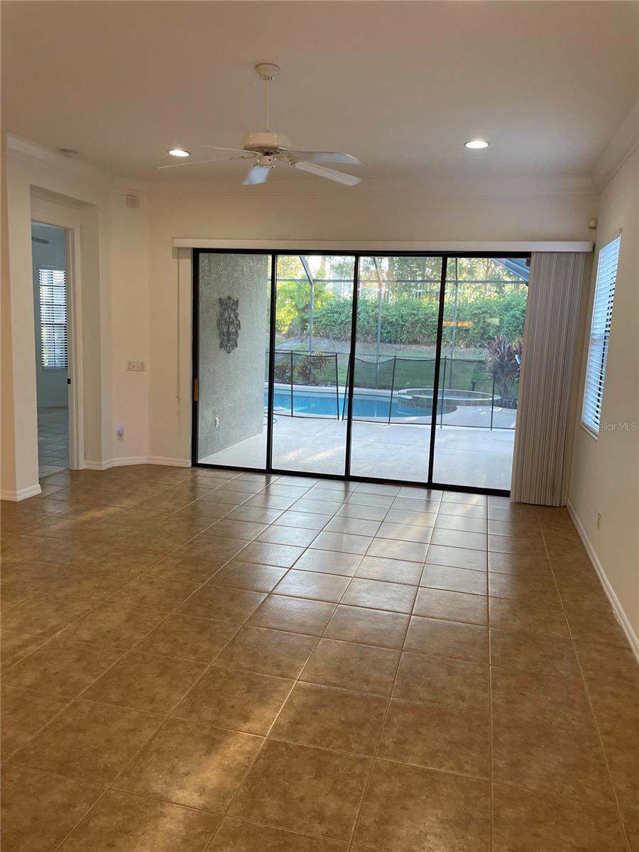 Image 8 of 18 For 7119 Presidio Glen