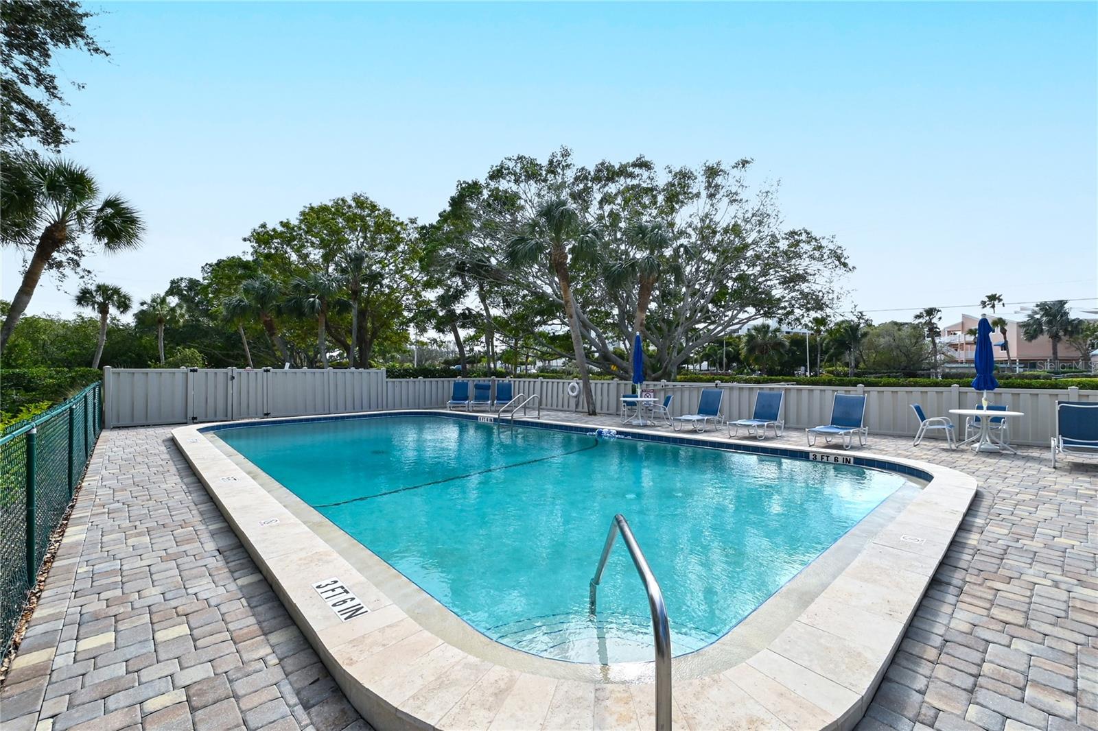 Image 49 of 67 For 4800 Gulf Of Mexico Drive 204