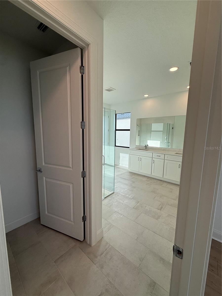 Image 27 of 40 For 5831 Freestone Circle