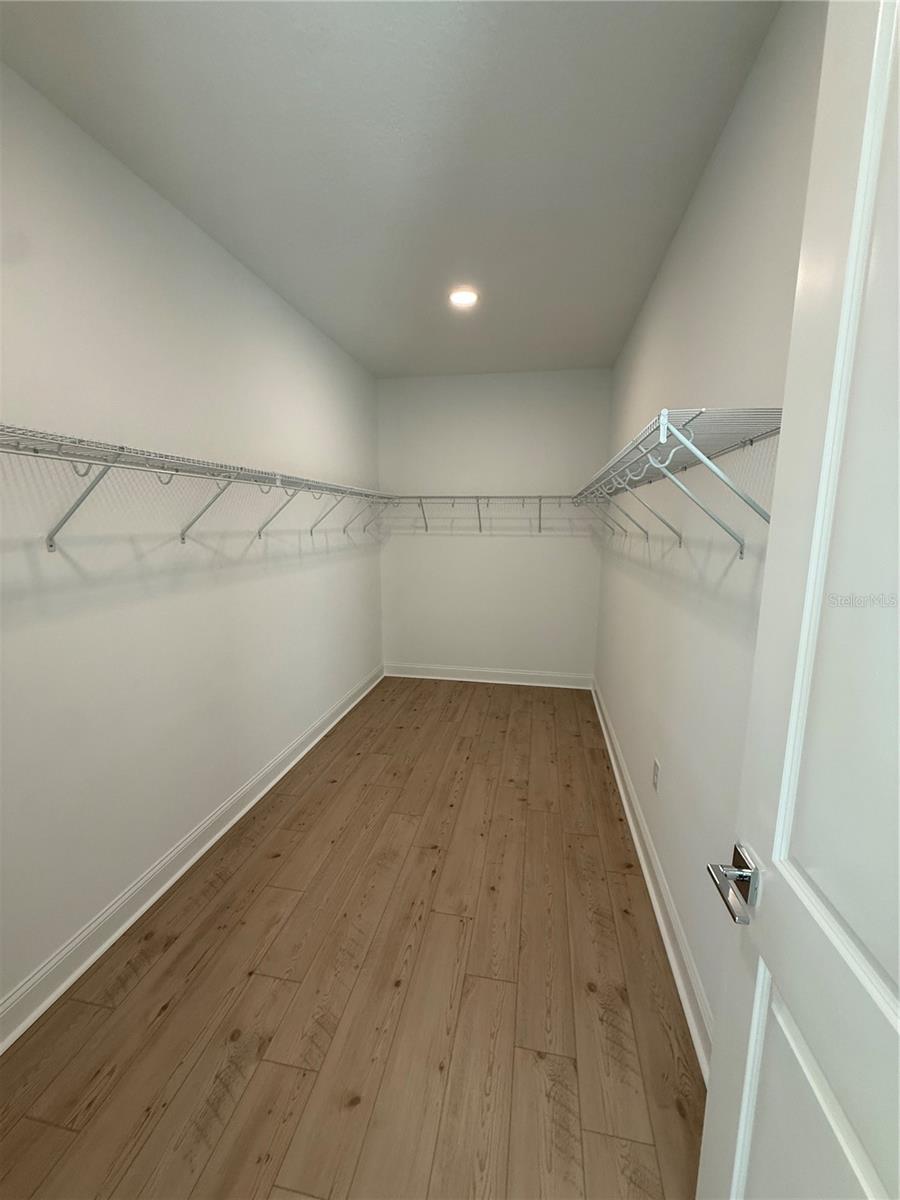 Image 32 of 40 For 5831 Freestone Circle