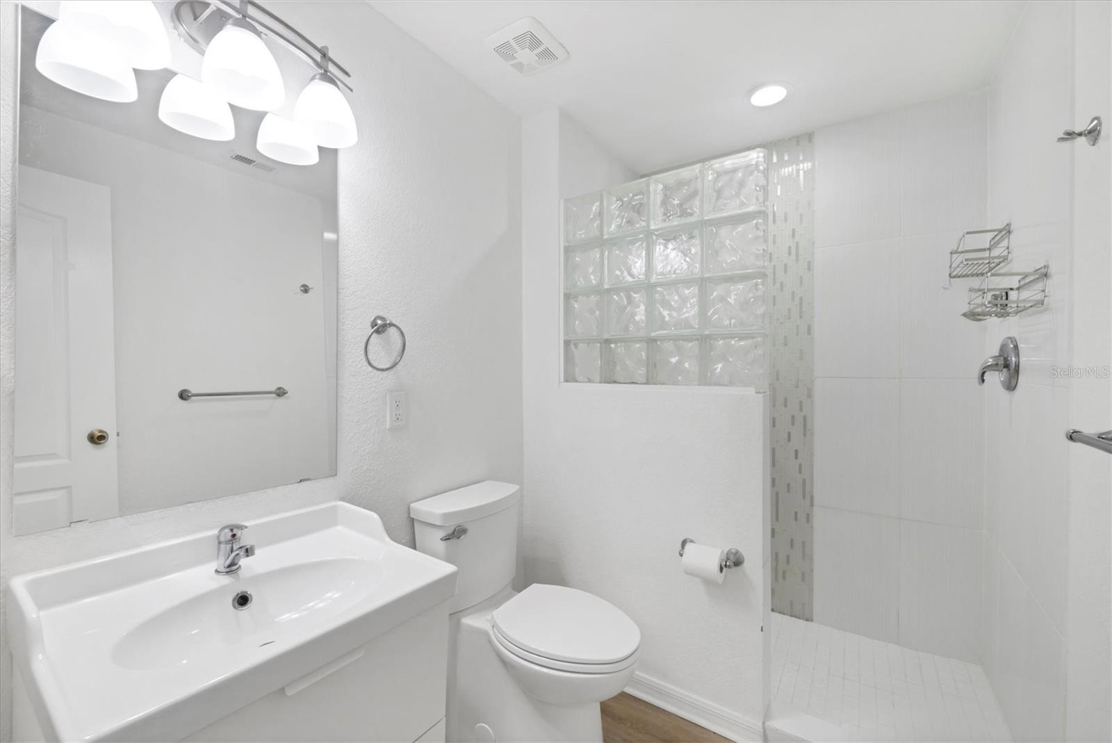 Image 20 of 43 For 4126 Central Sarasota Parkway 2017
