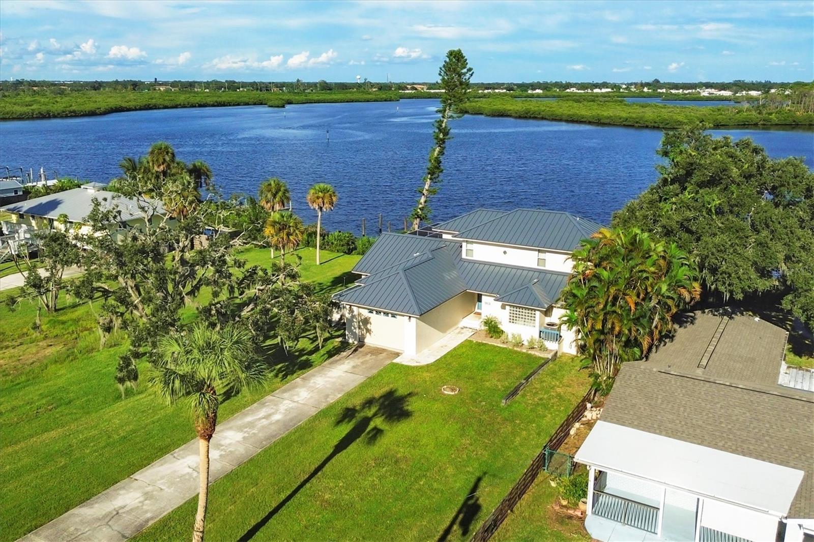 Image 6 of 48 For 913 Tropical Drive