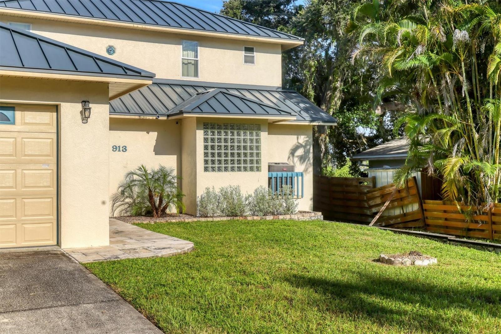 Image 8 of 48 For 913 Tropical Drive