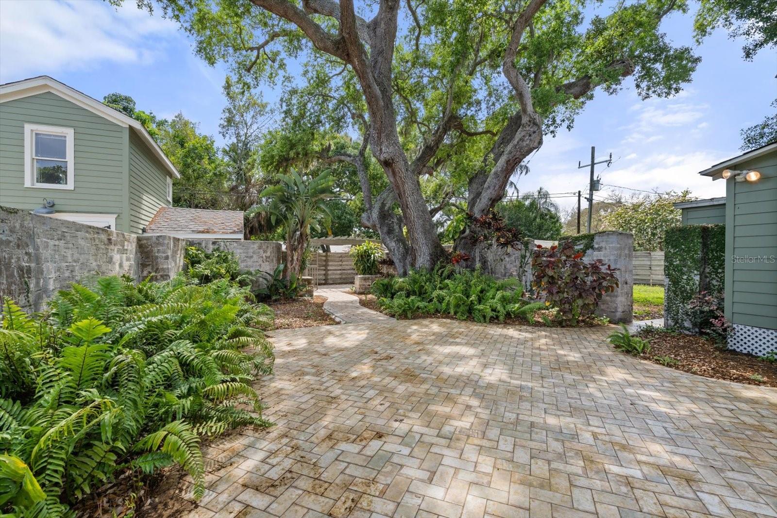 Image 17 of 49 For 7754 Westmoreland Drive