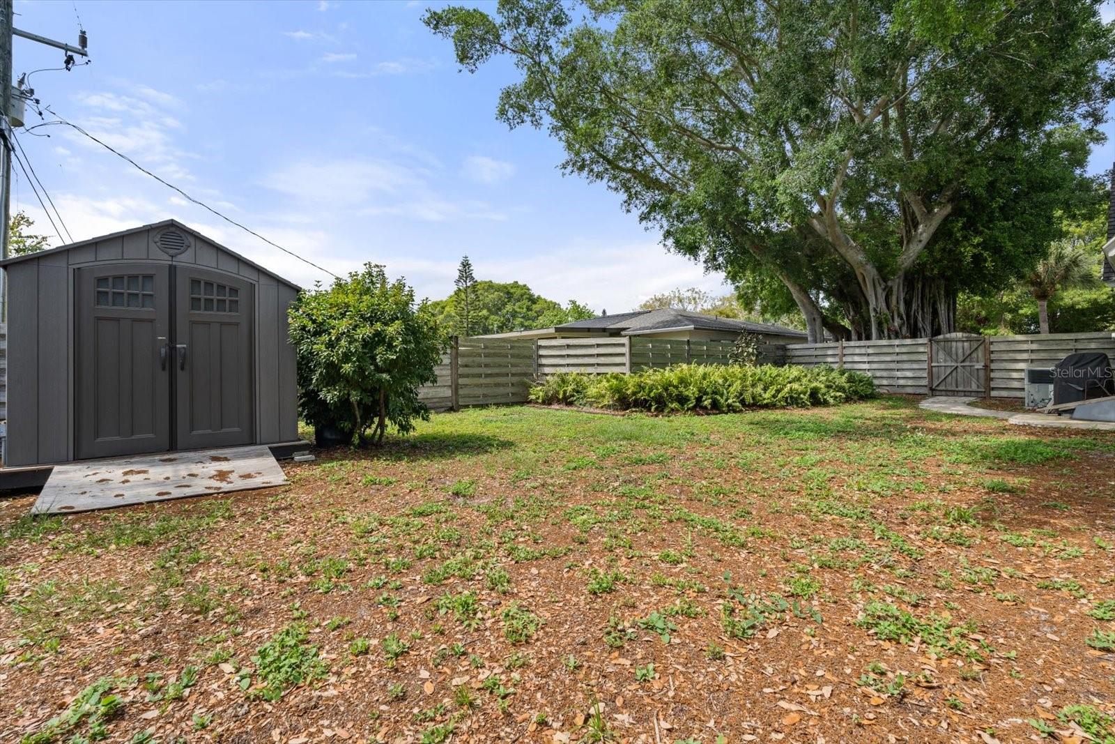 Image 21 of 49 For 7754 Westmoreland Drive