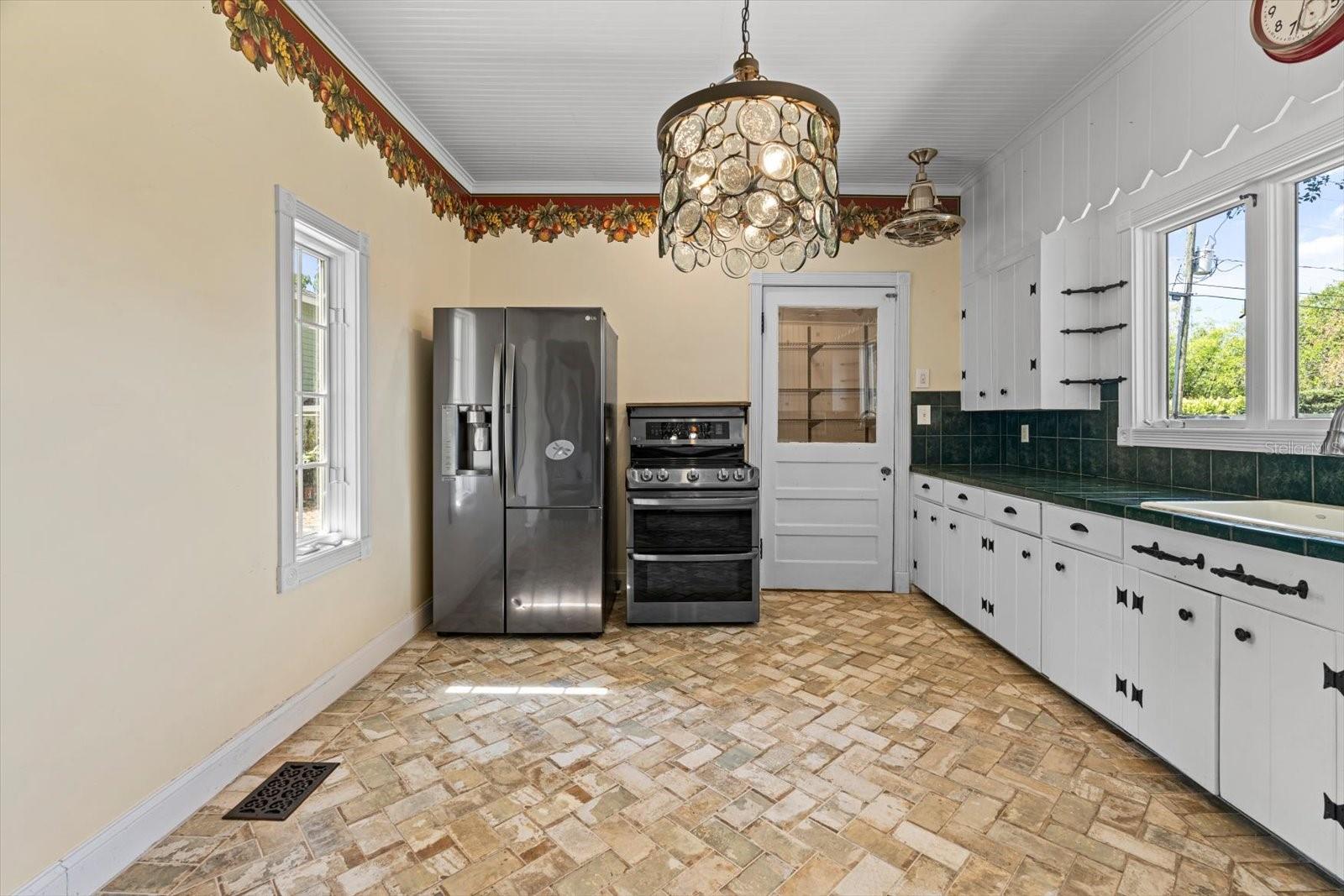 Image 30 of 49 For 7754 Westmoreland Drive