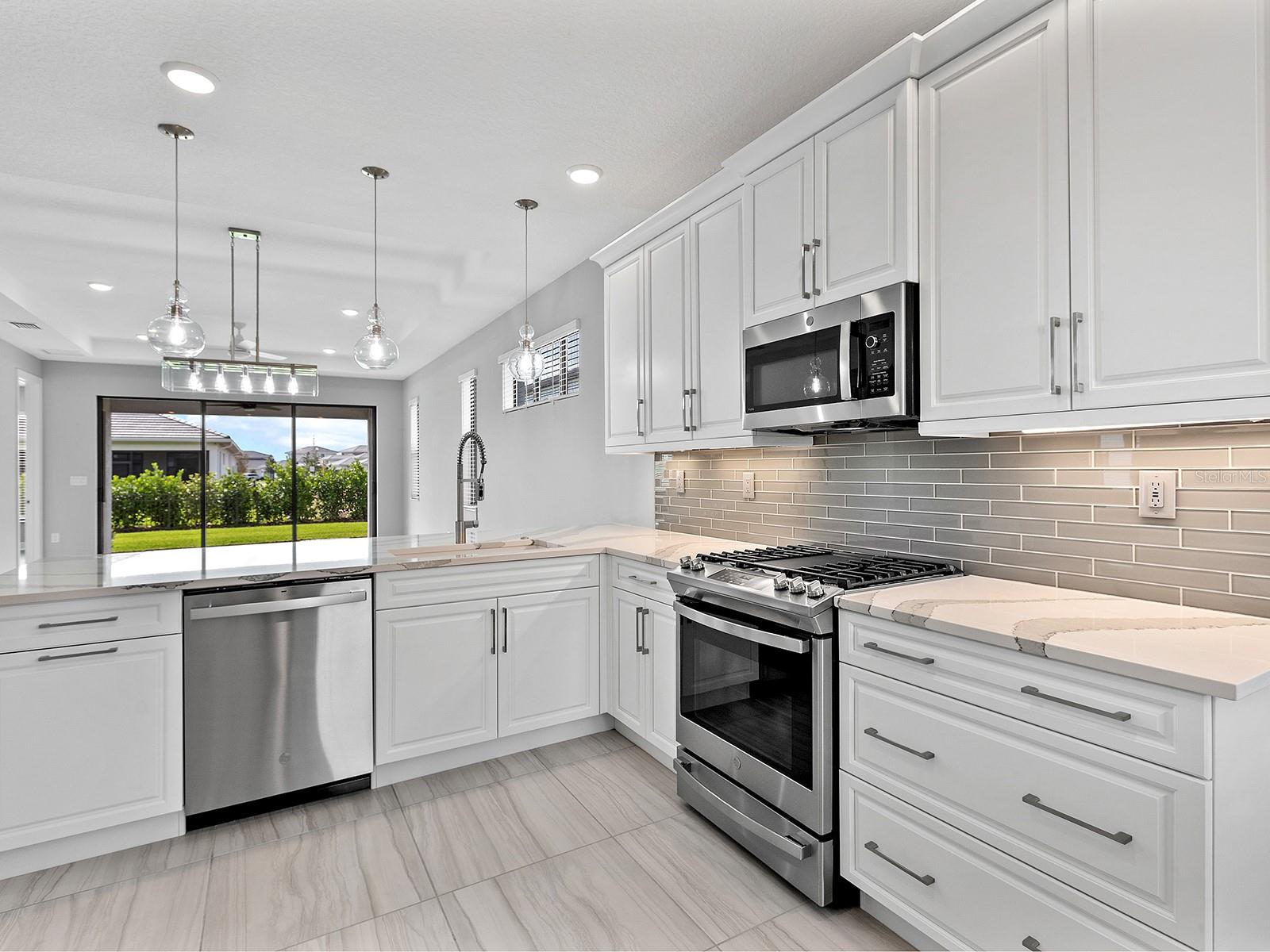 Image 15 of 62 For 4927 Carova Way