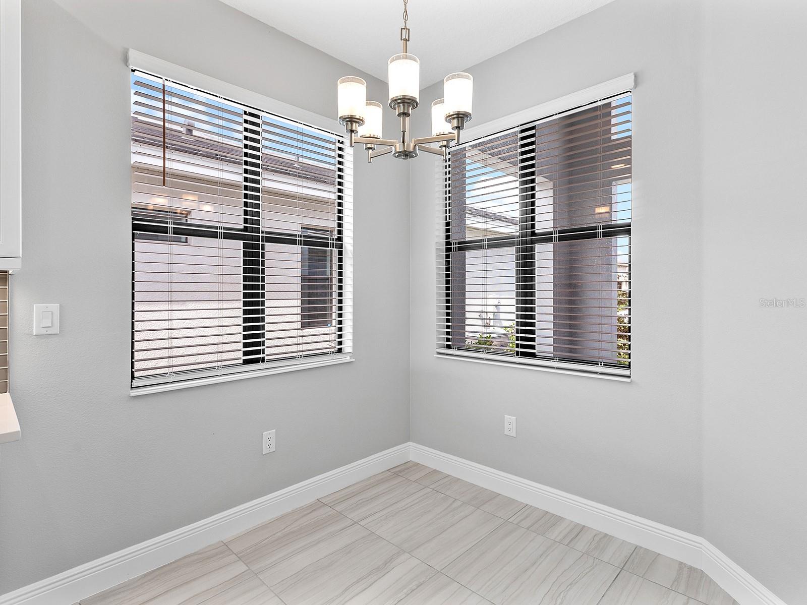 Image 17 of 62 For 4927 Carova Way