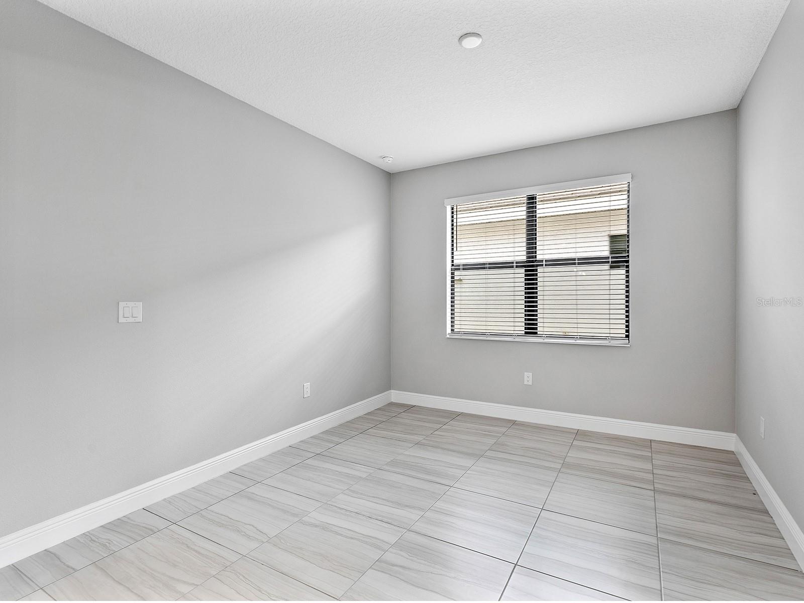 Image 19 of 62 For 4927 Carova Way