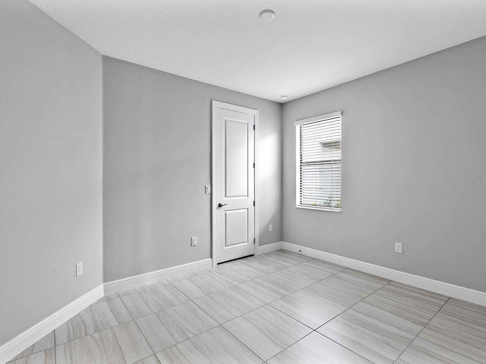 Image 24 of 62 For 4927 Carova Way