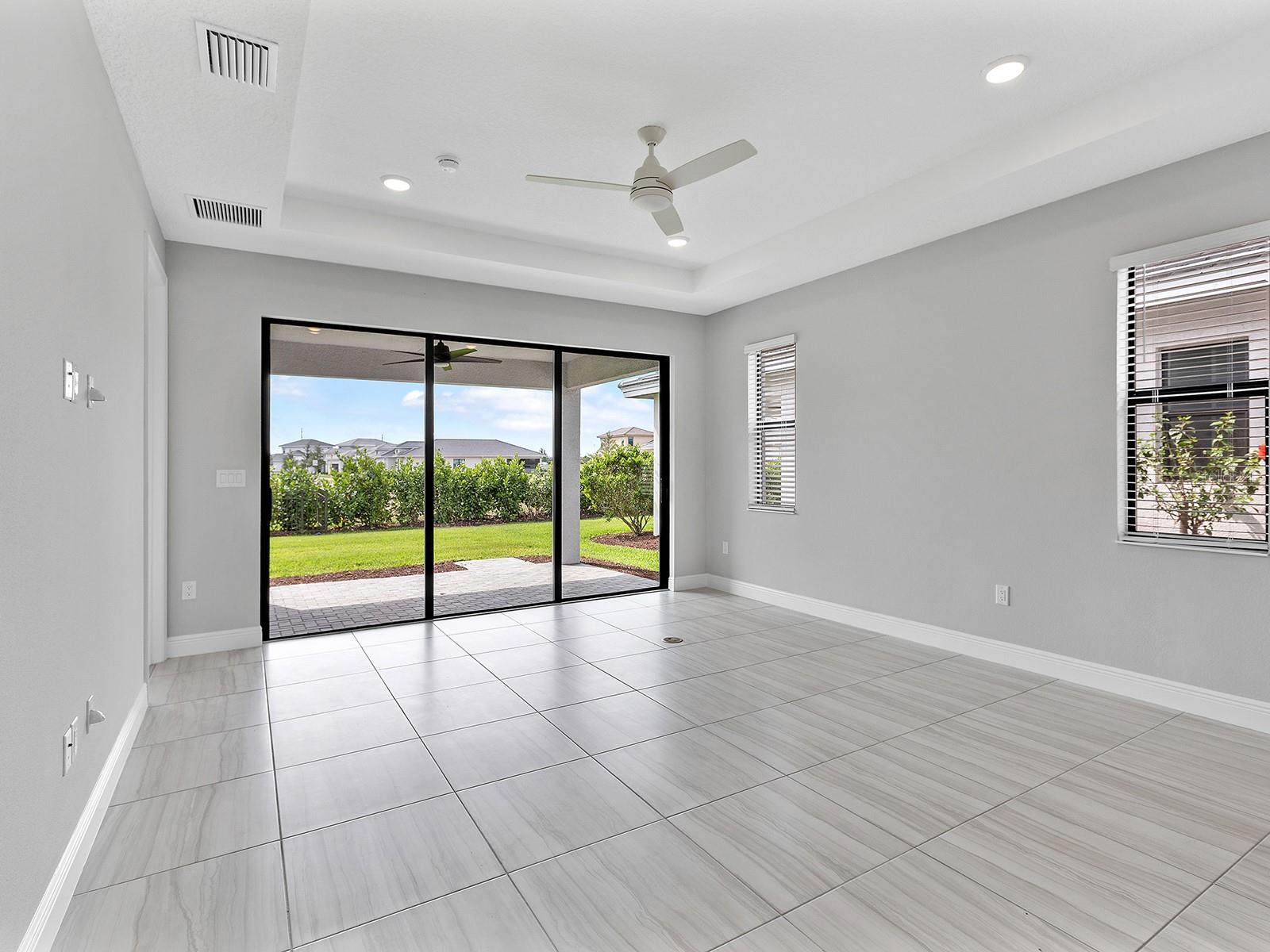 Image 4 of 62 For 4927 Carova Way