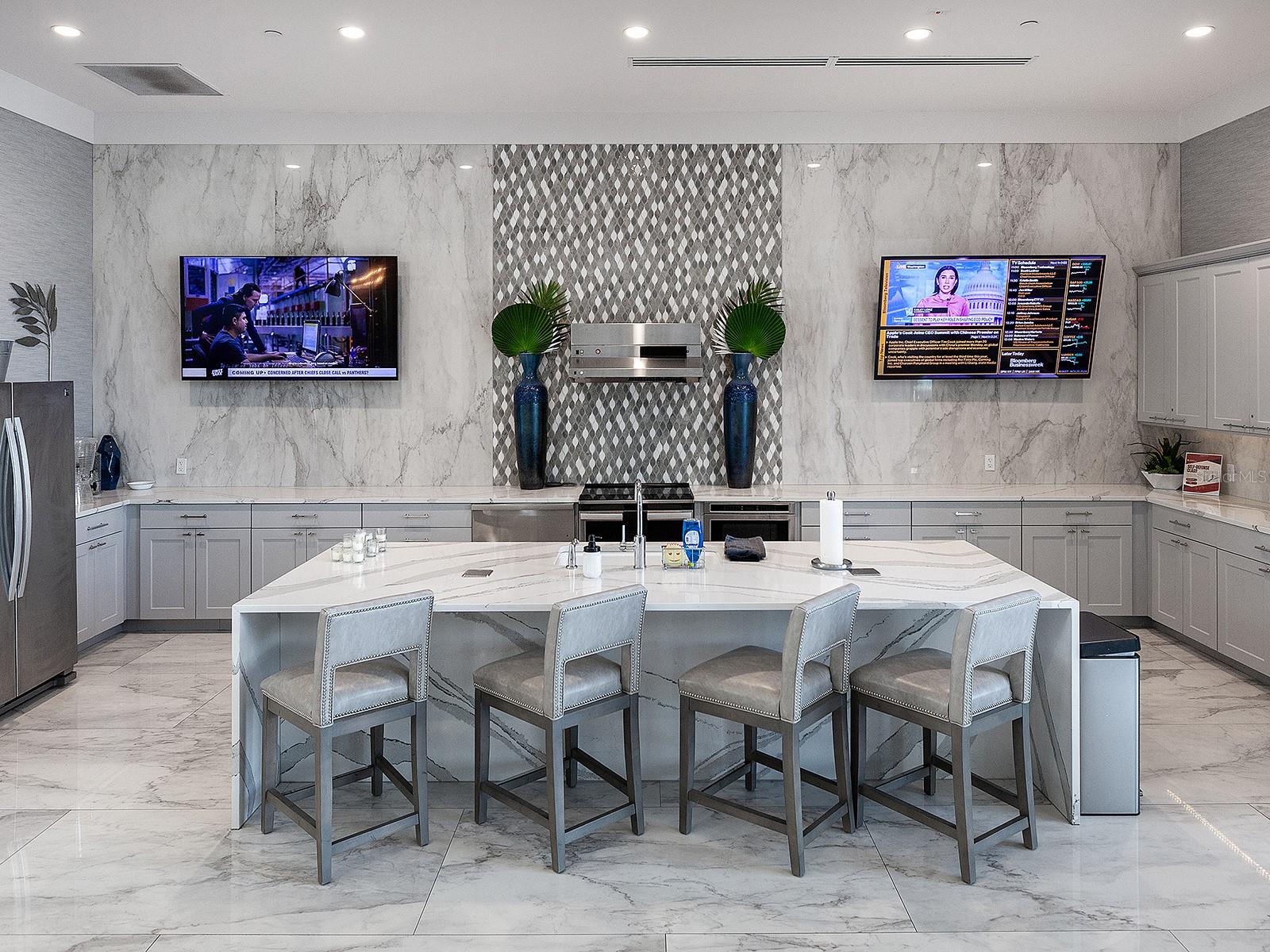 Image 43 of 62 For 4927 Carova Way