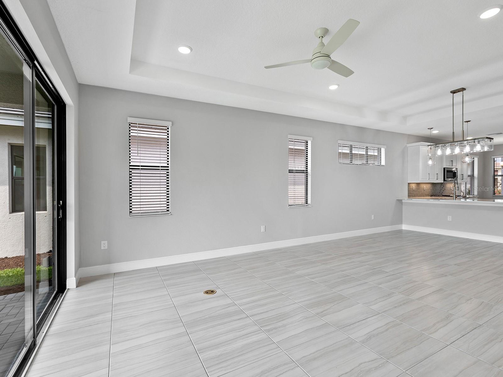 Image 6 of 62 For 4927 Carova Way