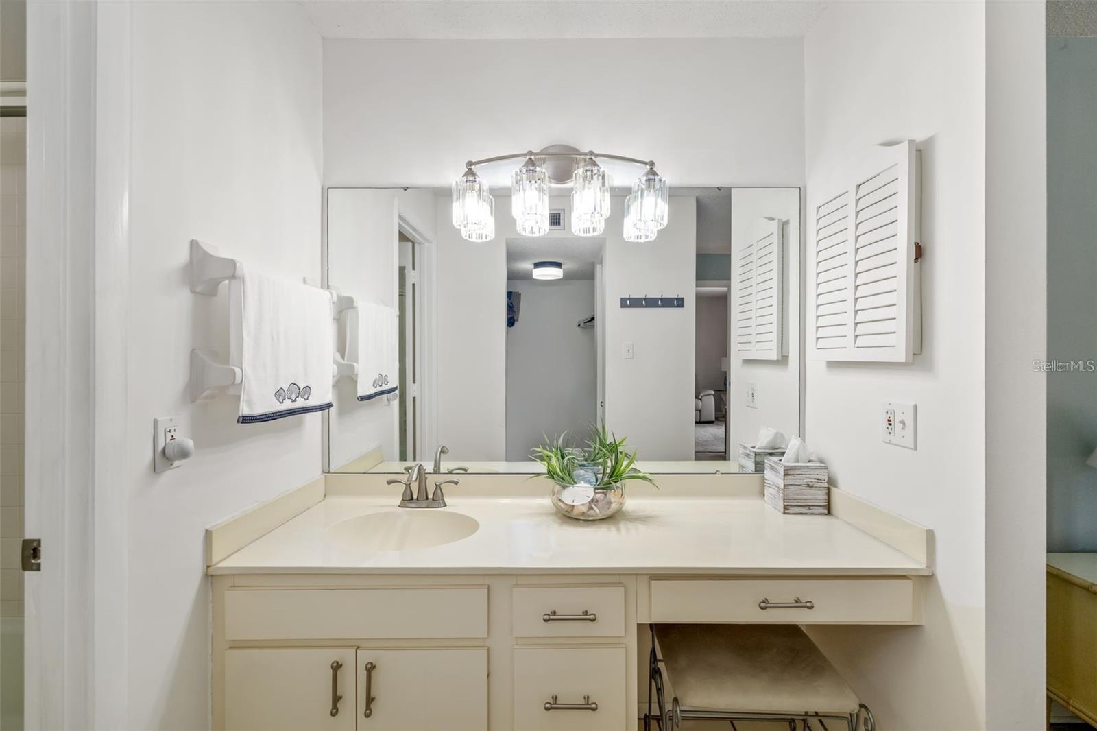Image 20 of 54 For 7201 Curtiss Avenue 2d