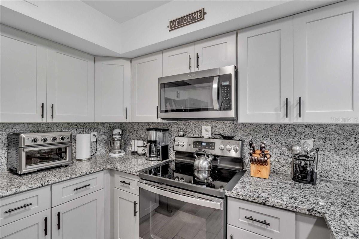 Image 11 of 39 For 5314 36th Avenue Circle W F3