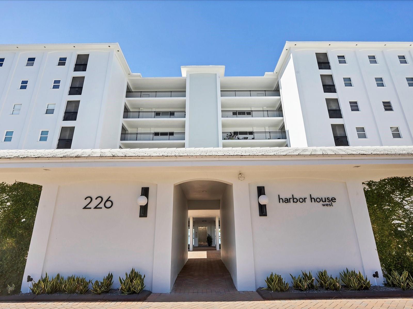 Details for 226 Golden Gate Point 44, SARASOTA, FL 34236