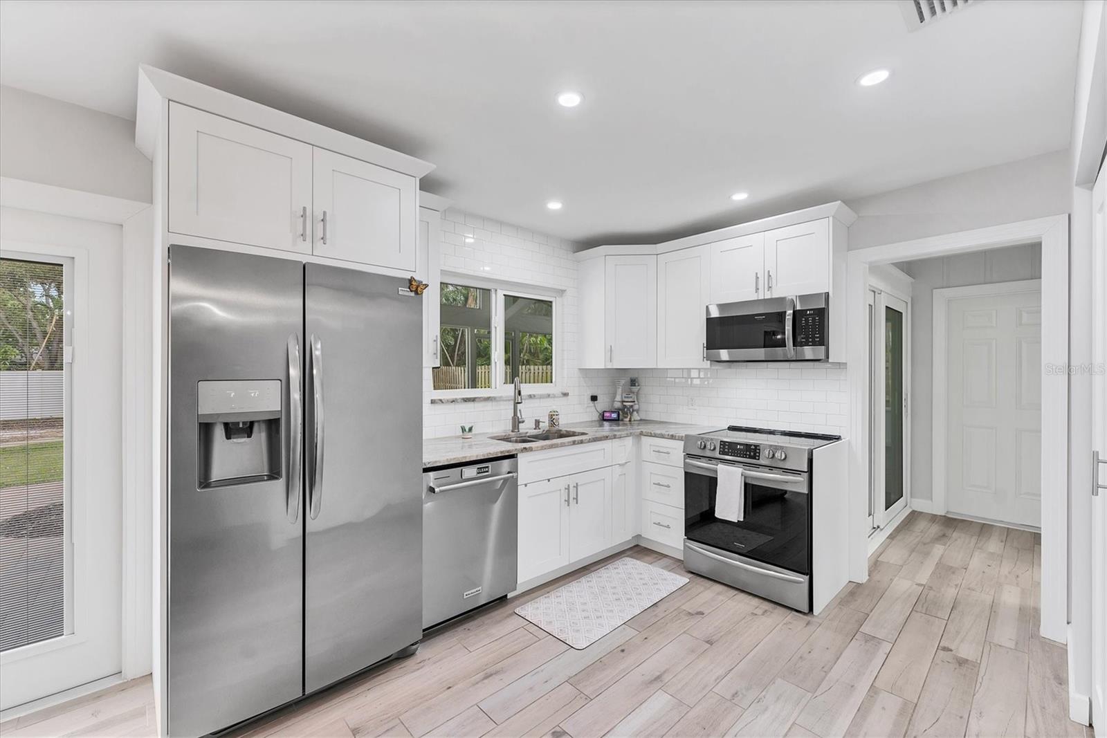 Image 4 of 30 For 121 32nd Street W