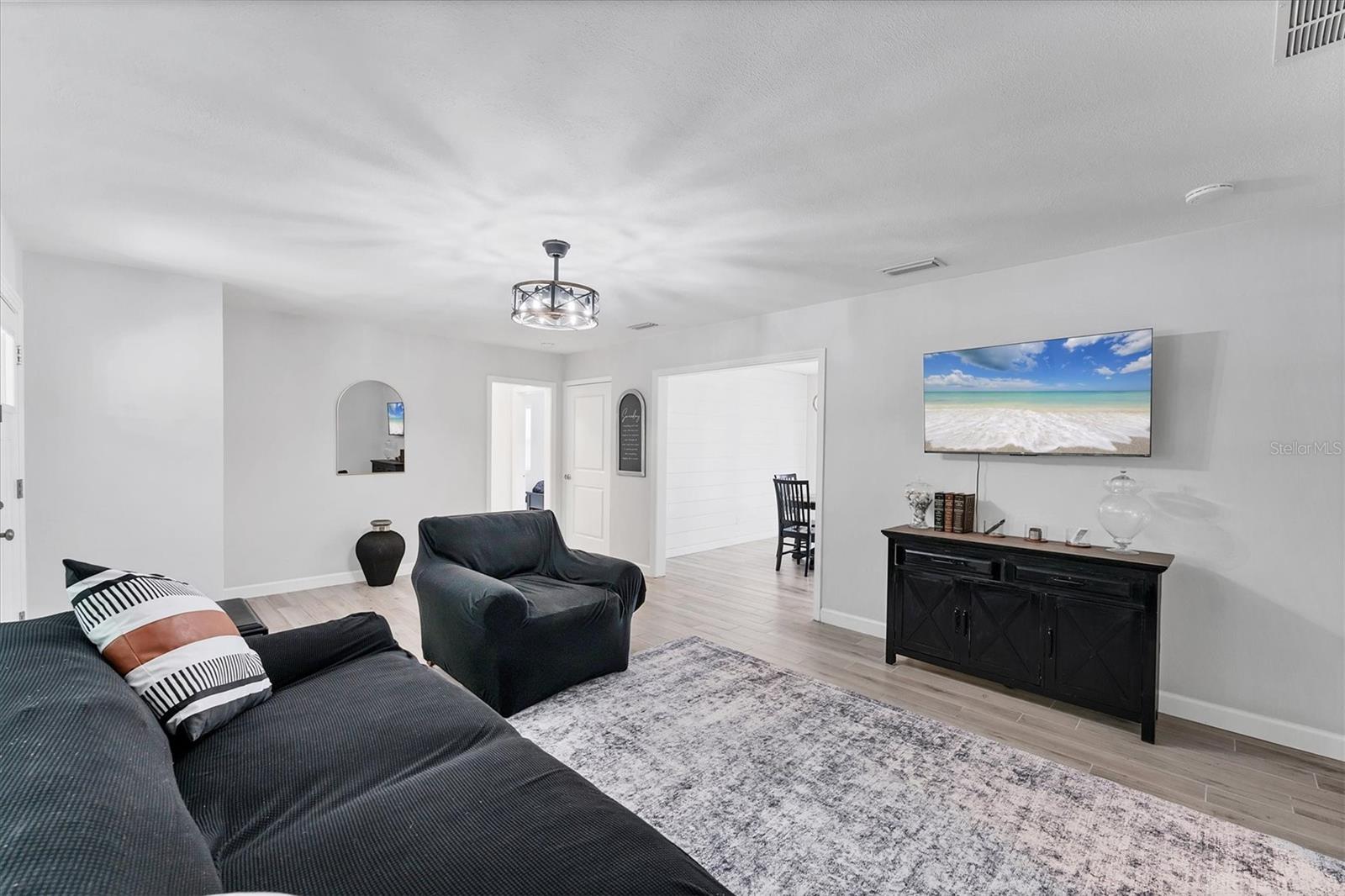 Image 9 of 30 For 121 32nd Street W