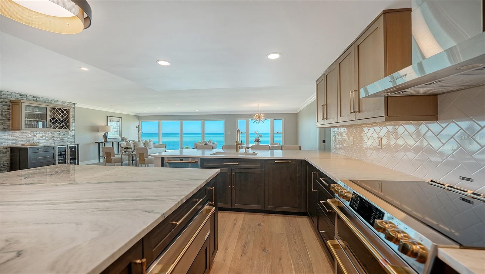 Image 14 of 39 For 4708 Ocean Boulevard E7