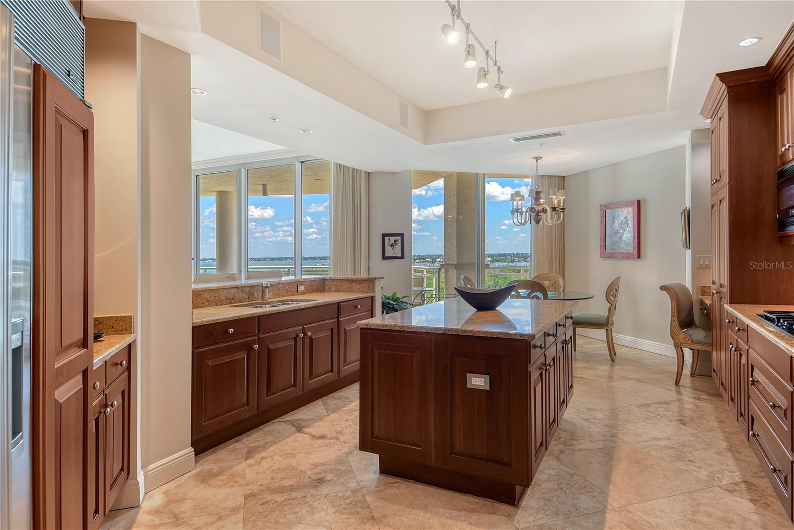 Image 16 of 75 For 1300 Benjamin Franklin Drive 709