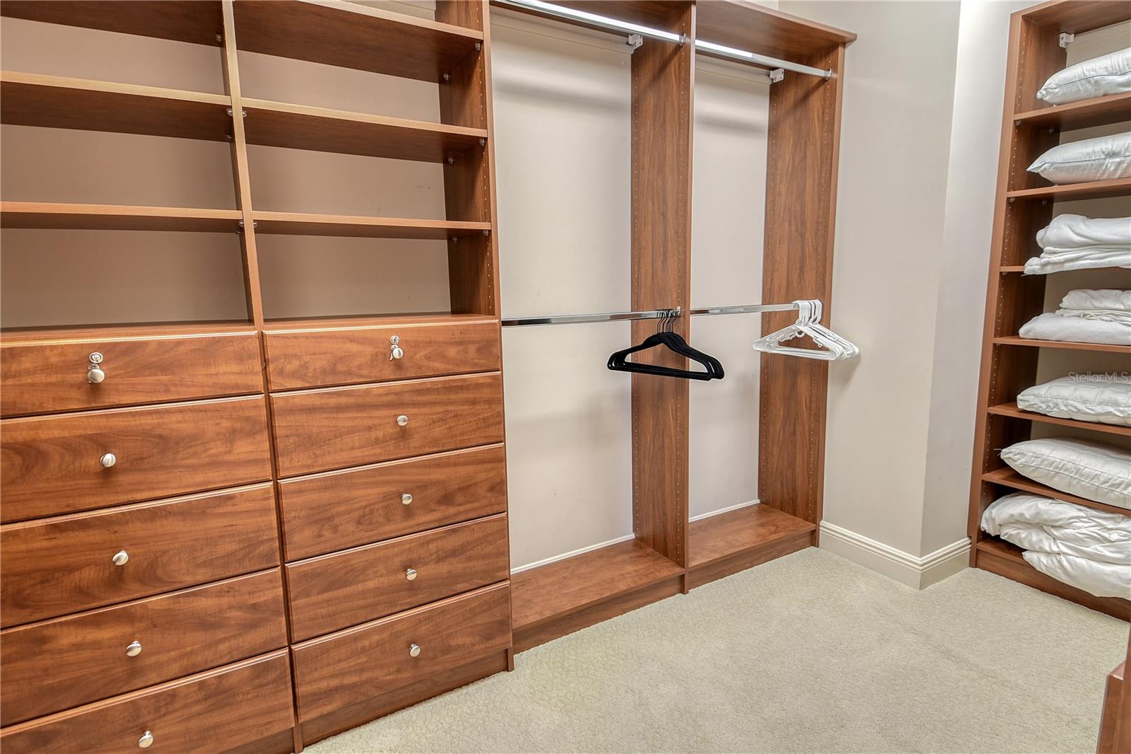 Image 27 of 75 For 1300 Benjamin Franklin Drive 709