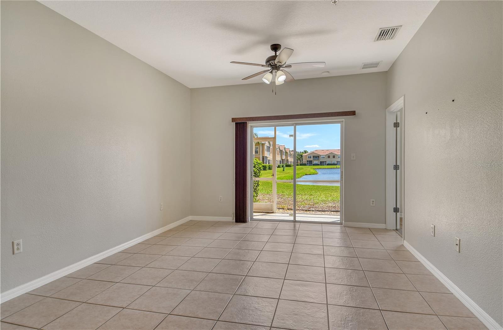 Image 11 of 38 For 3486 Parkridge Circle 32-101
