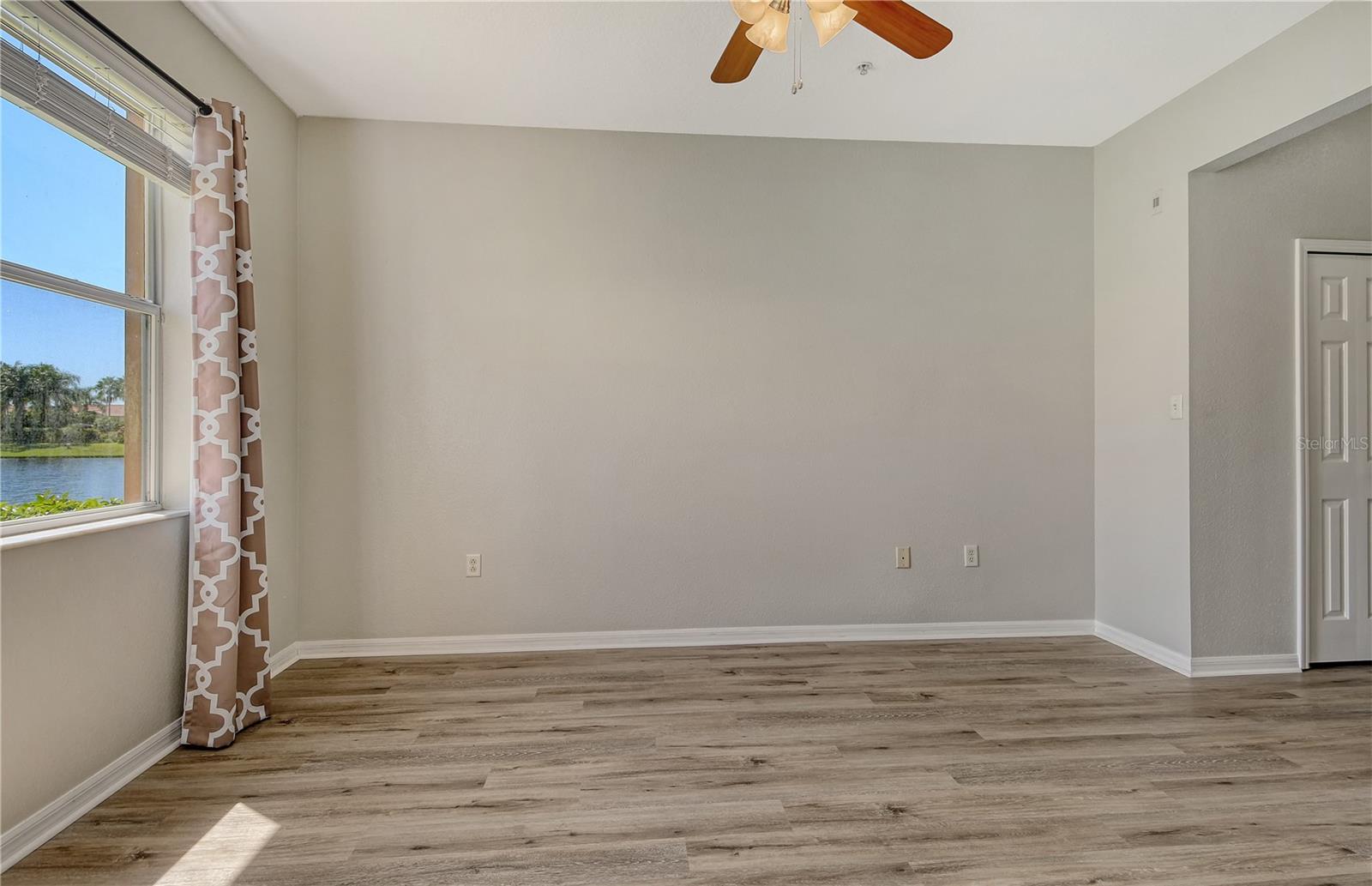 Image 17 of 38 For 3486 Parkridge Circle 32-101