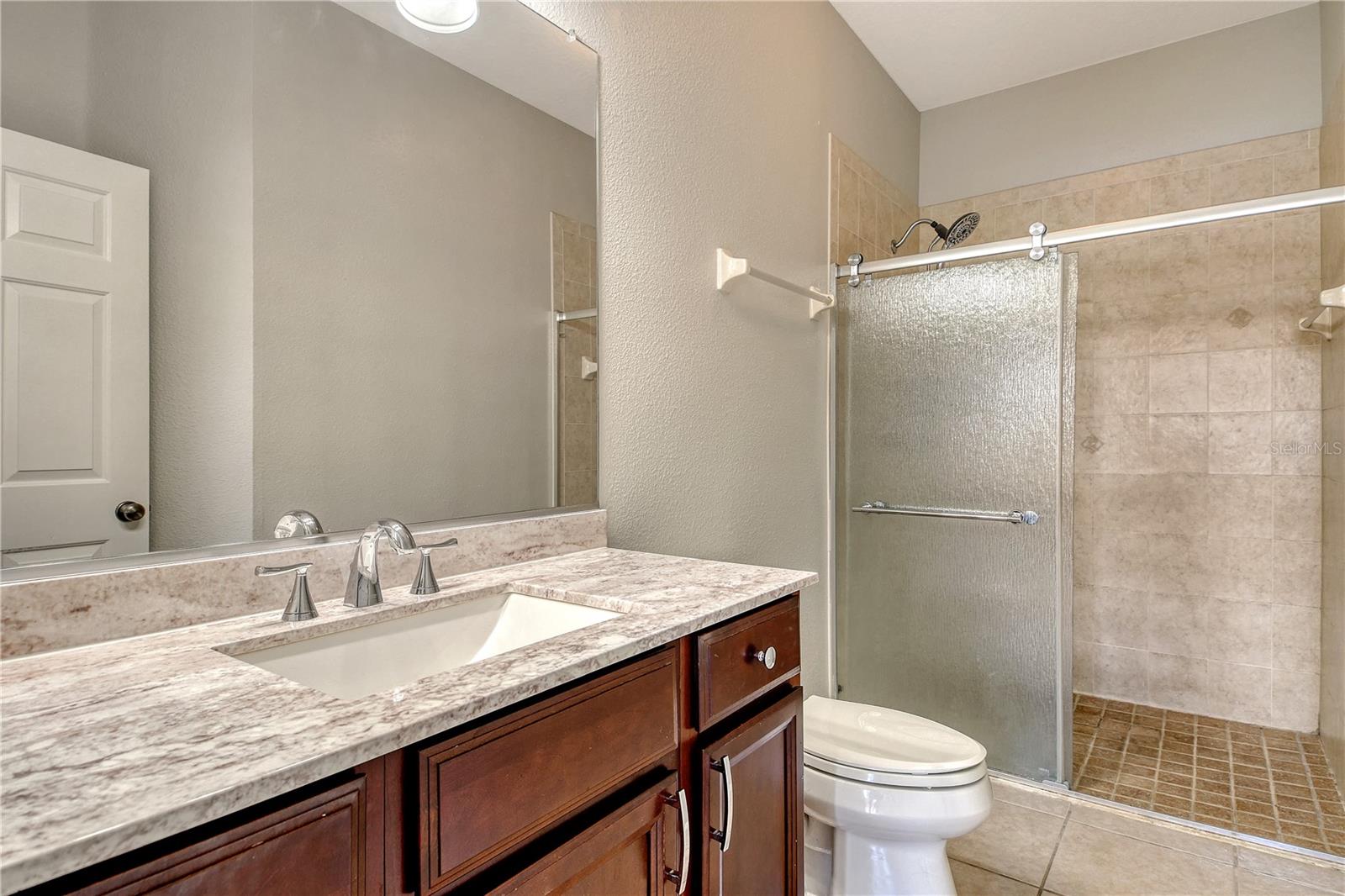 Image 19 of 38 For 3486 Parkridge Circle 32-101