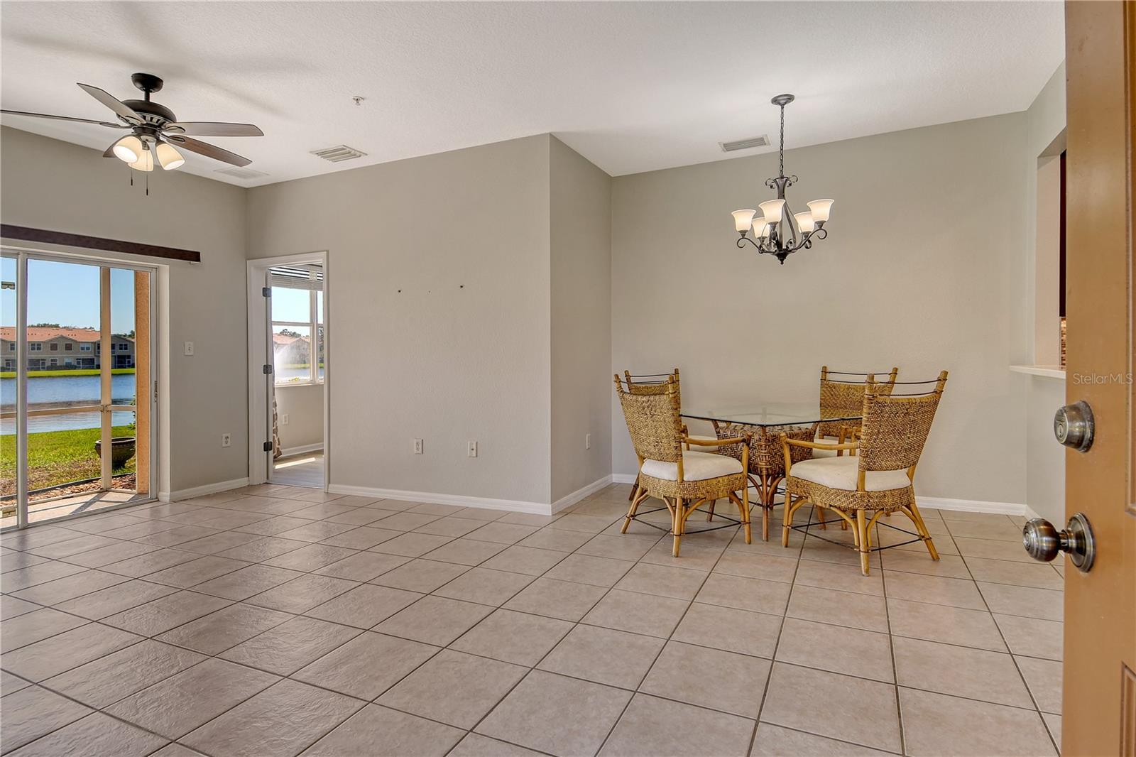 Image 9 of 38 For 3486 Parkridge Circle 32-101