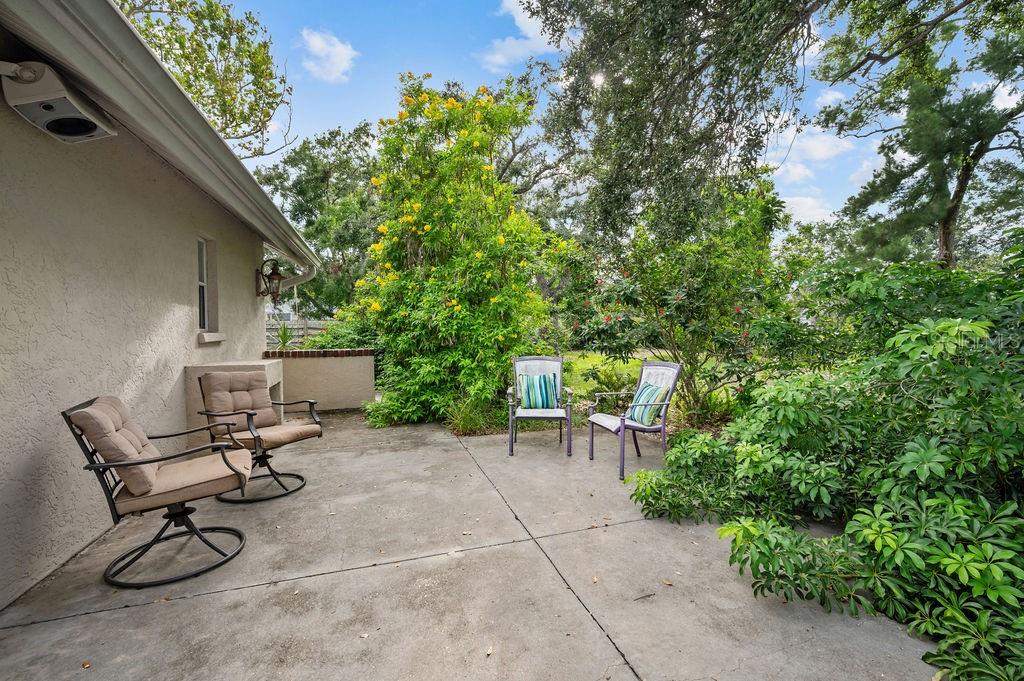 Image 28 of 41 For 8528 10th Avenue Nw