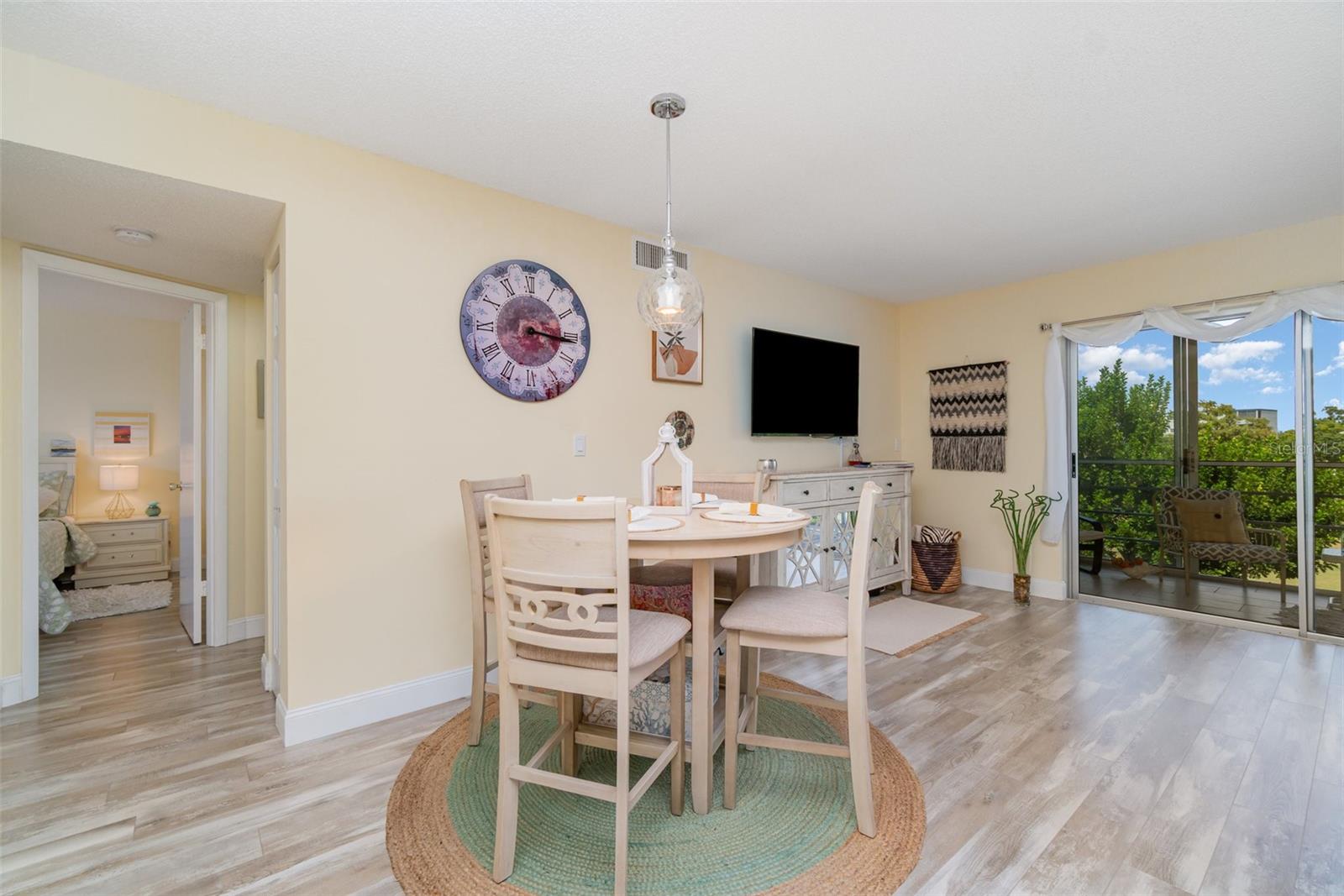 Image 9 of 33 For 4240 Ironwood Circle 302a