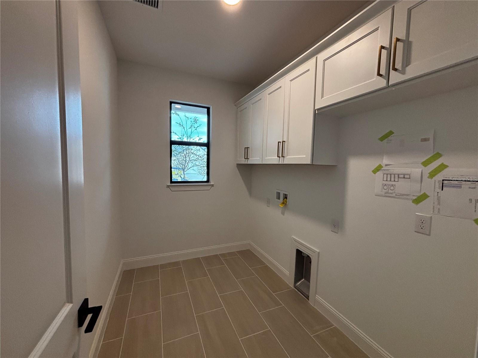 Image 15 of 33 For 5856 Freestone Circle